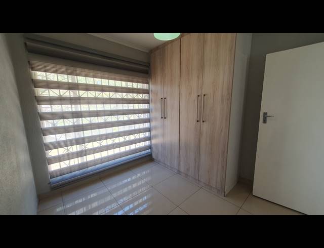 3 BEDROOM FREEHOLD FOR SALE IN BRACKENDOWNS